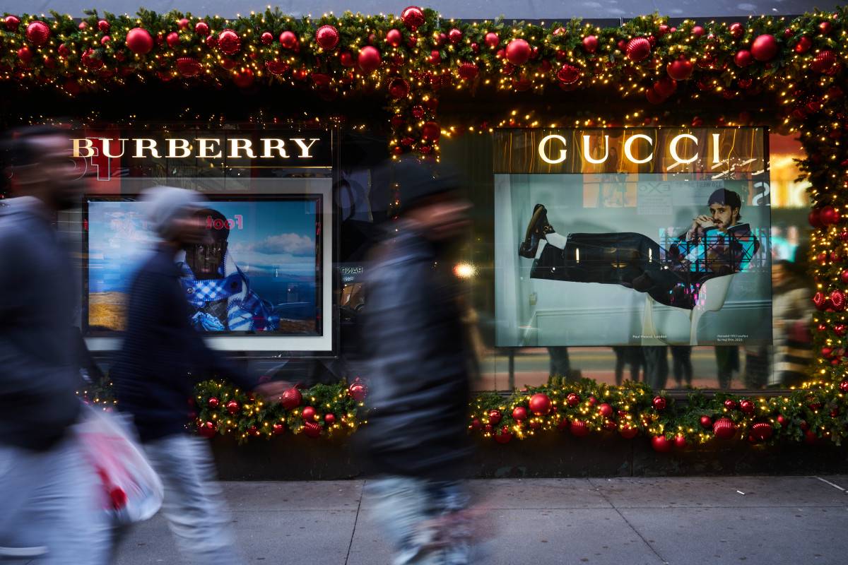 “Macy’s Unveils Creative Festive Approach to Improve Customer Engagement”